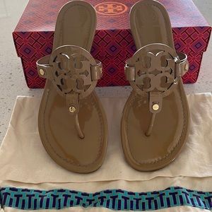 LN Tory Burch Miller Patent Sandals